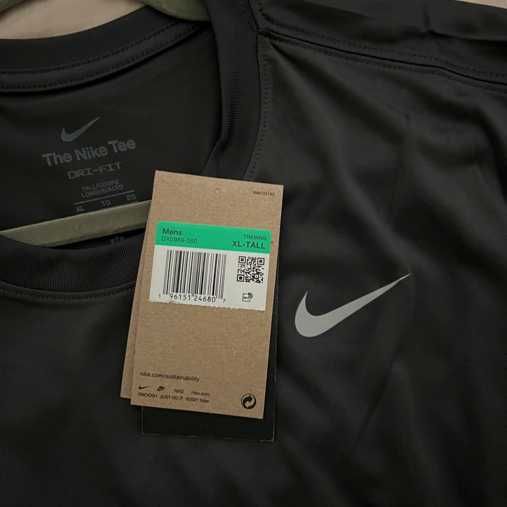 MEN’S NIKE TSHIRT!